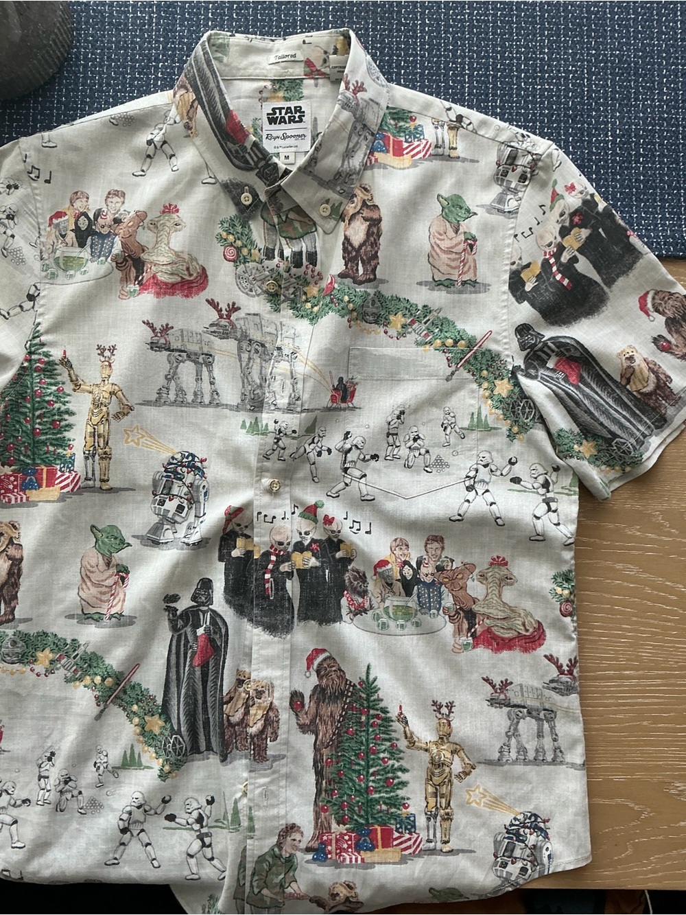 Reyn Spooner x Star Wars “A Star Wars Sithmas” Size M tailored fit